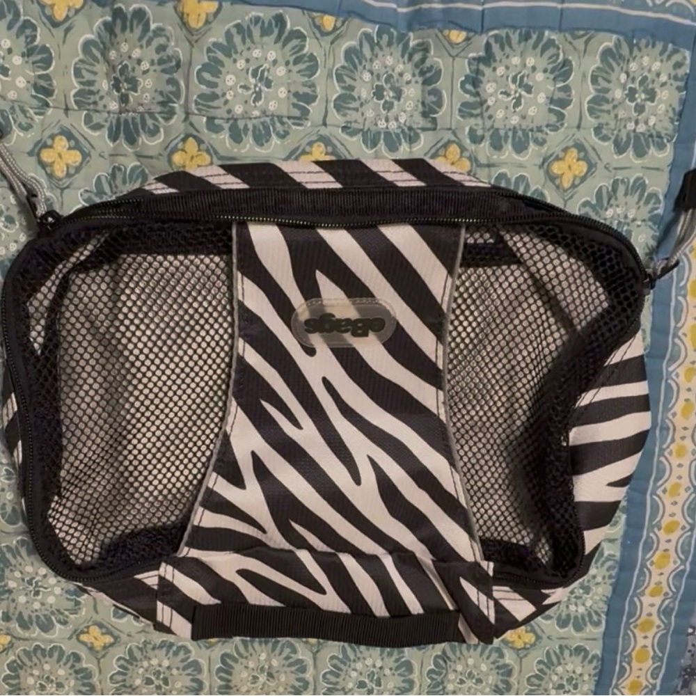 Women’s eBags Zebra print mesh carry bag, OS, no rips gently used.
